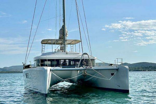 Lagoon 52F Yacht For Sale