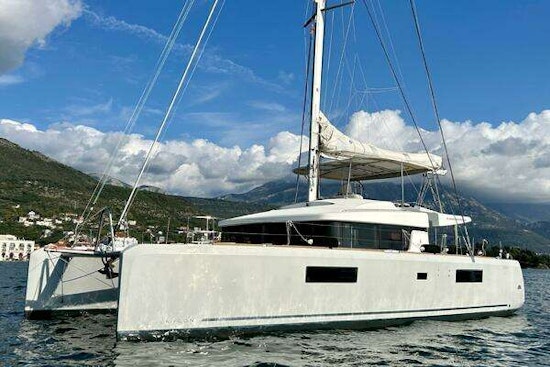 Lagoon 52F Yacht For Sale