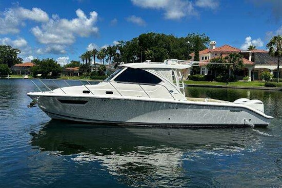 Pursuit OS325 Offshore Yacht For Sale