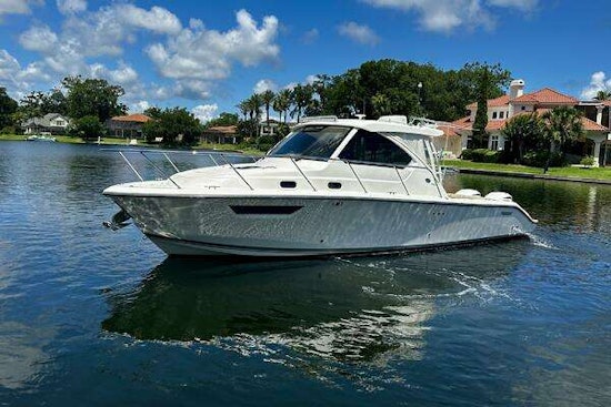 Pursuit OS325 Offshore Yacht For Sale