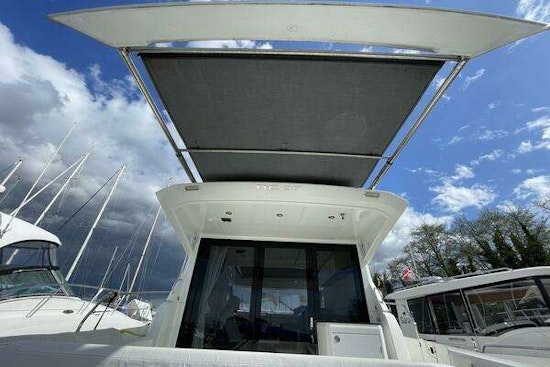 Jeanneau NC 37 Yacht For Sale