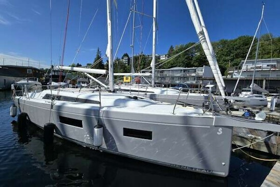 Beneteau Oceanis 34.1 Yacht For Sale