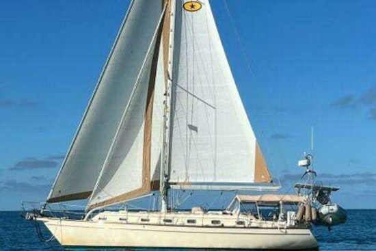 Island Packet 420 Yacht For Sale