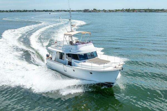 Beneteau Swift Trawler 34 Yacht For Sale