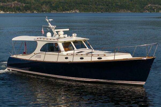 Hinckley Talaria 44 Express Yacht For Sale