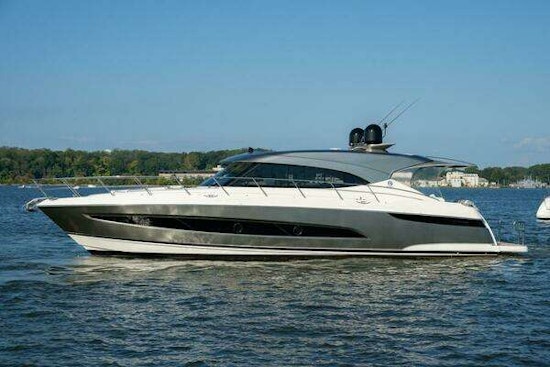 Riviera 5400 Sport Yacht Yacht For Sale