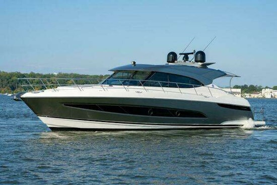 Riviera 5400 Sport Yacht Yacht For Sale