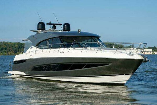 Riviera 5400 Sport Yacht Yacht For Sale