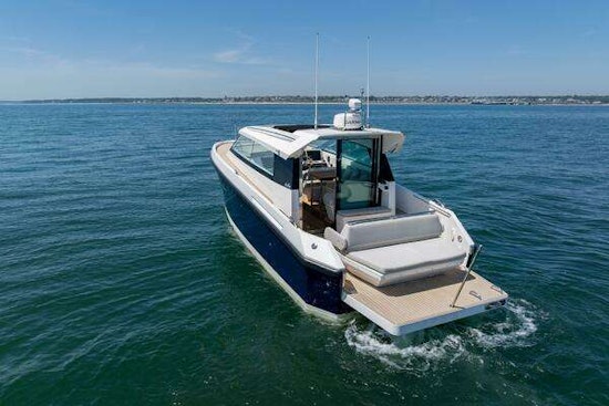 Delta Powerboats 33 Coupe Yacht For Sale