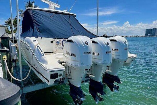 Pursuit 365 Dual Console Yacht For Sale