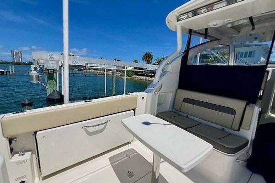 Pursuit 365 Dual Console Yacht For Sale