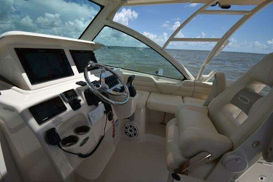 Grady-White 330 Express Yacht For Sale