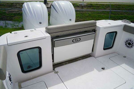 Sportsman 302CC Yacht For Sale