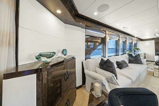 Hargrave Skylounge Yacht For Sale