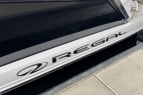 Regal 53 SPORT COUPE Yacht For Sale