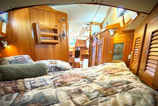 Pacific Seacraft 37 Yacht For Sale