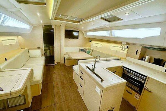 Jeanneau  Yacht For Sale