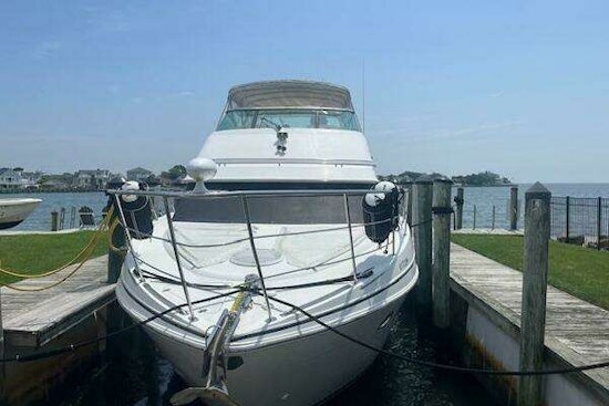 Carver 466MY Yacht For Sale