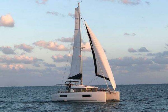 Lagoon  Yacht For Sale