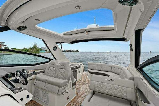 Sea Ray 320 DA-OB Yacht For Sale