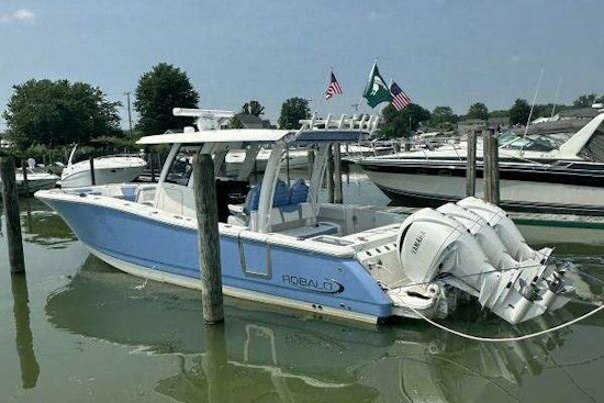 Robalo R360 Yacht For Sale