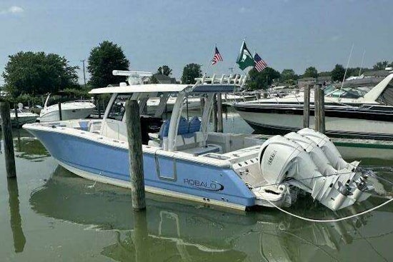Robalo R360 Yacht For Sale