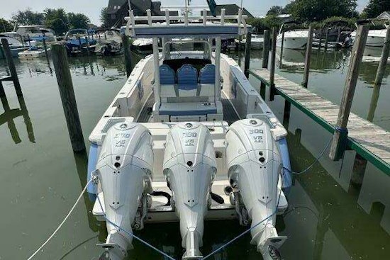 Robalo R360 Yacht For Sale