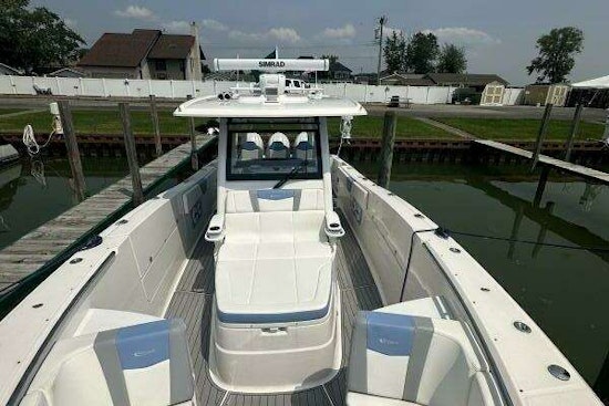 Robalo R360 Yacht For Sale