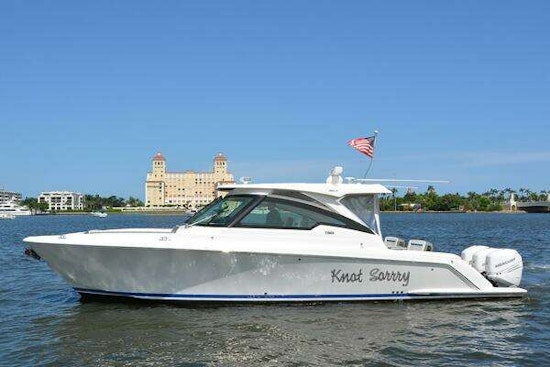 Tiara Yachts 38LX Yacht For Sale