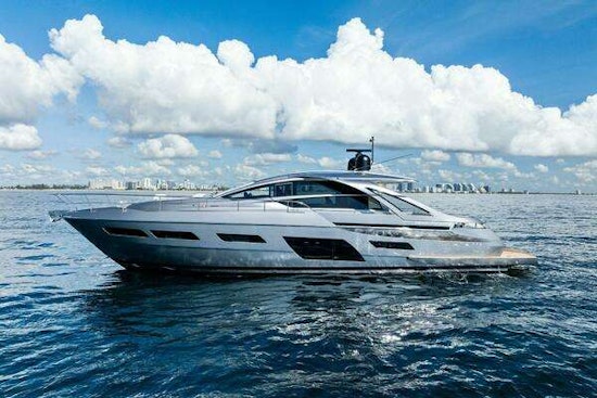 Pershing 7X Yacht For Sale