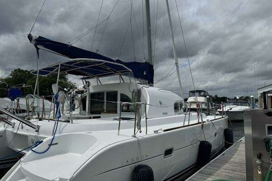 Lagoon 380 Yacht For Sale