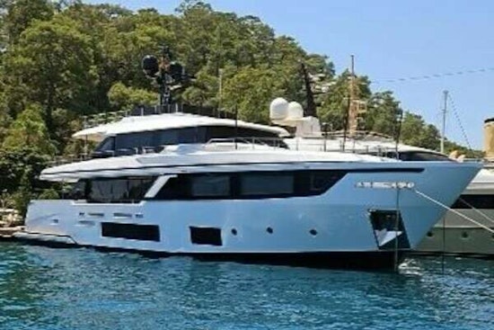 Custom Line  Yacht For Sale