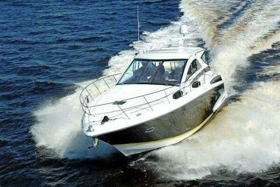 Regal 5260 Sport Coupe Yacht For Sale