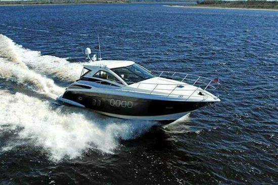 Regal 5260 Sport Coupe Yacht For Sale