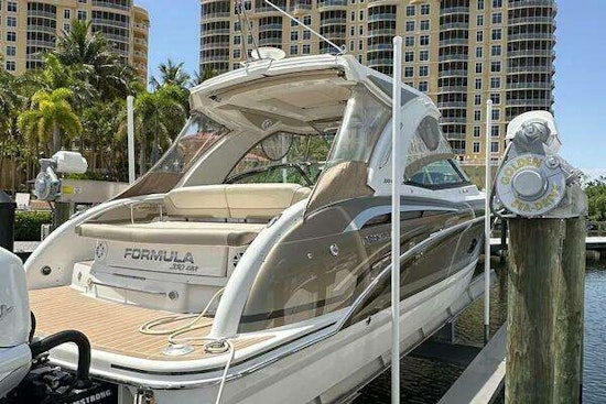 Formula 350 Crossover Bowrider Yacht For Sale
