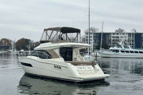 Carver C34 Command Bridge Yacht For Sale