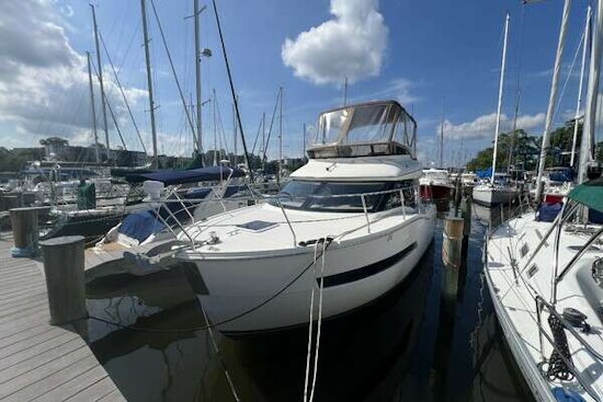 Carver C34 Command Bridge Yacht For Sale