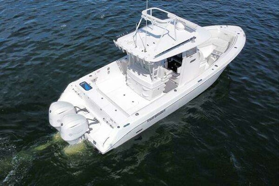Everglades 335 CC Yacht For Sale