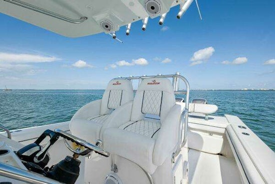 Regulator 32 FS Yacht For Sale