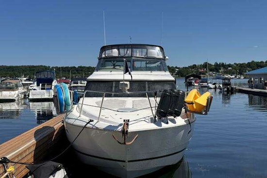 Cruisers Yachts 4450 Express Motor Yacht Yacht For Sale