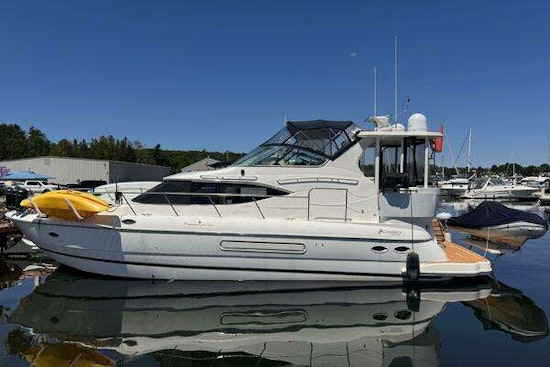 Cruisers Yachts 4450 Express Motor Yacht Yacht For Sale