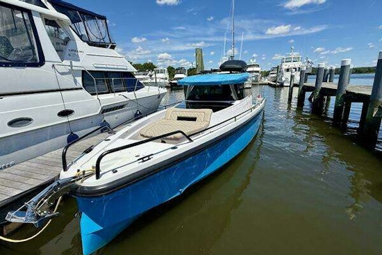 Axopar 37 Cross Cabin Yacht For Sale