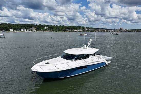 Tiara Yachts C44 Coupe Yacht For Sale