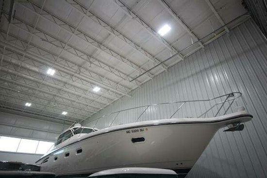 Tiara Yachts 5200 Sovran Salon Yacht For Sale