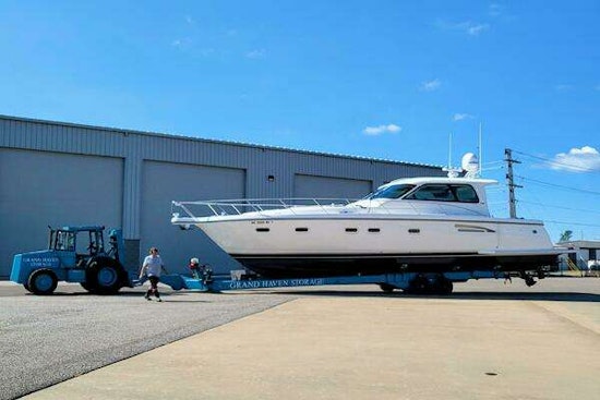 Tiara Yachts 5200 Sovran Salon Yacht For Sale