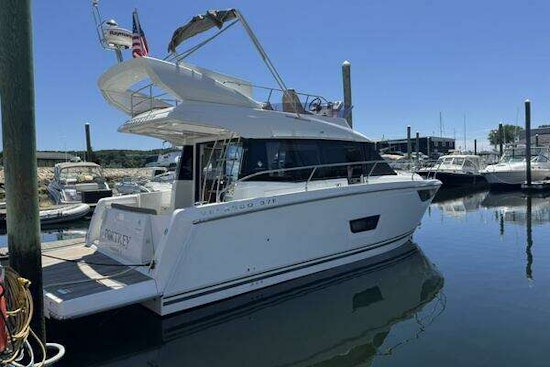 Jeanneau  Yacht For Sale