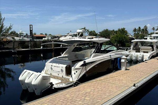 Sea Ray 320 OB Yacht For Sale