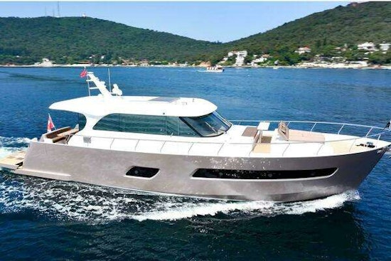 Altima Express Coupe Yacht For Sale