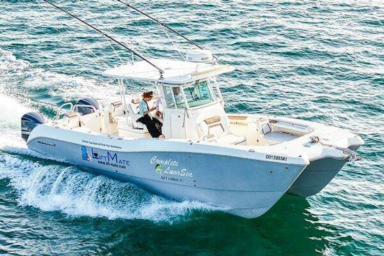 World Cat 320 CC Yacht For Sale