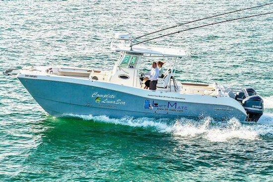 World Cat 320 CC Yacht For Sale